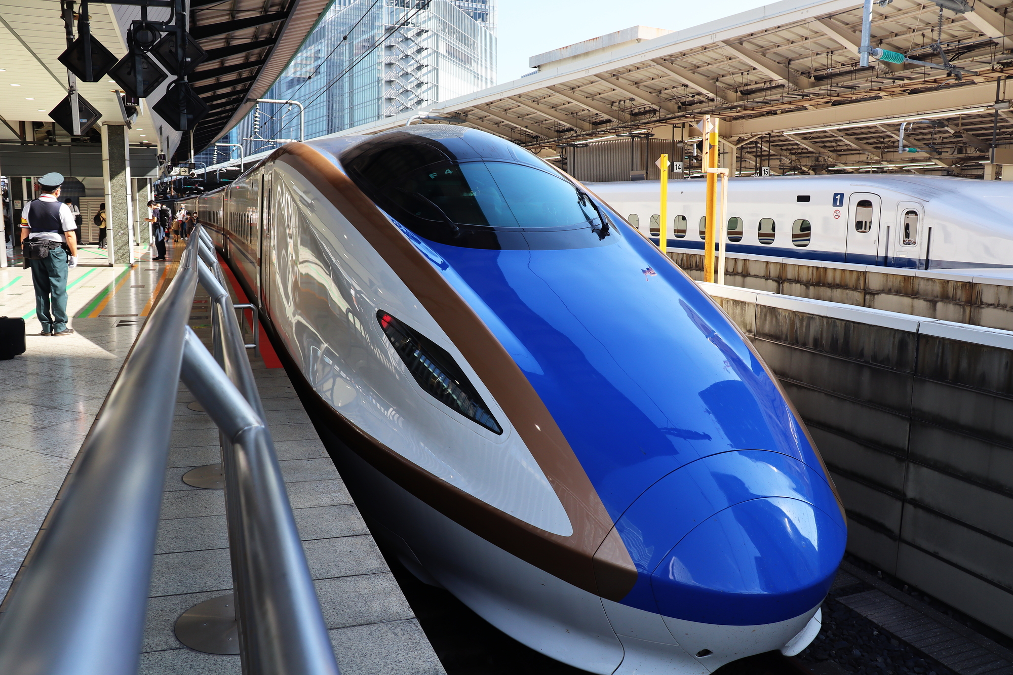 日本交通指南：預約新幹線與特急列車