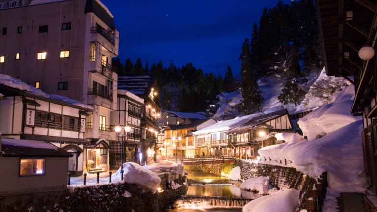 銀山溫泉